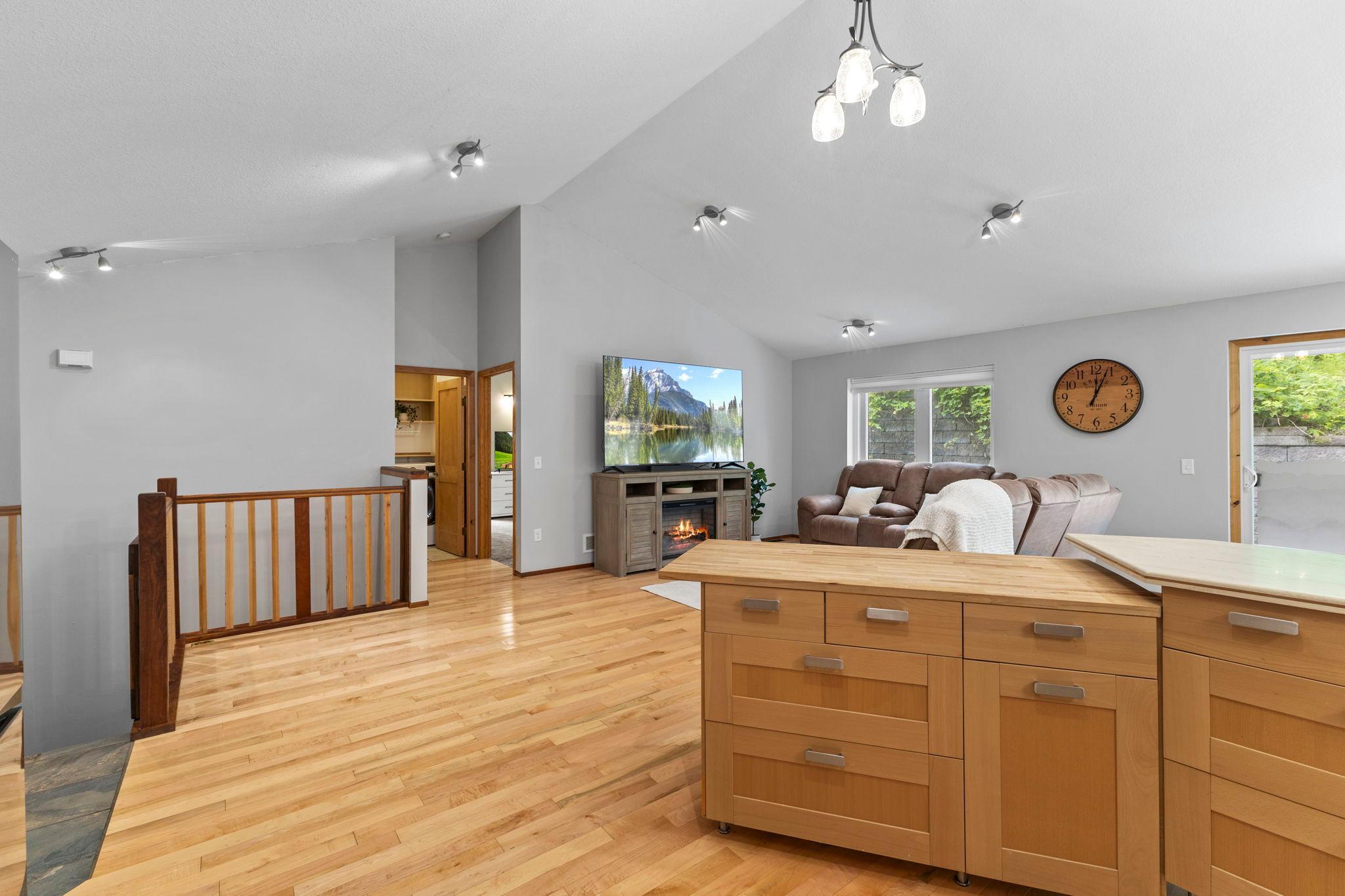 Kitchen even comes with a spacious peninsula!