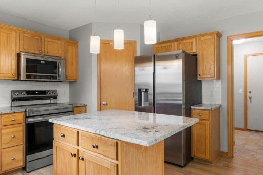 25-web-or-mls-1685 Philipp Way-165.jpg