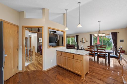 Stay connected while you cook. The open design keeps you part of the conversation no matter where everyone gathers.