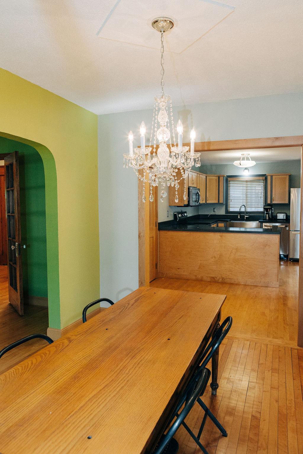 Dining room to kitchen