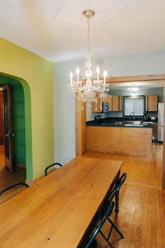 Dining room to kitchen