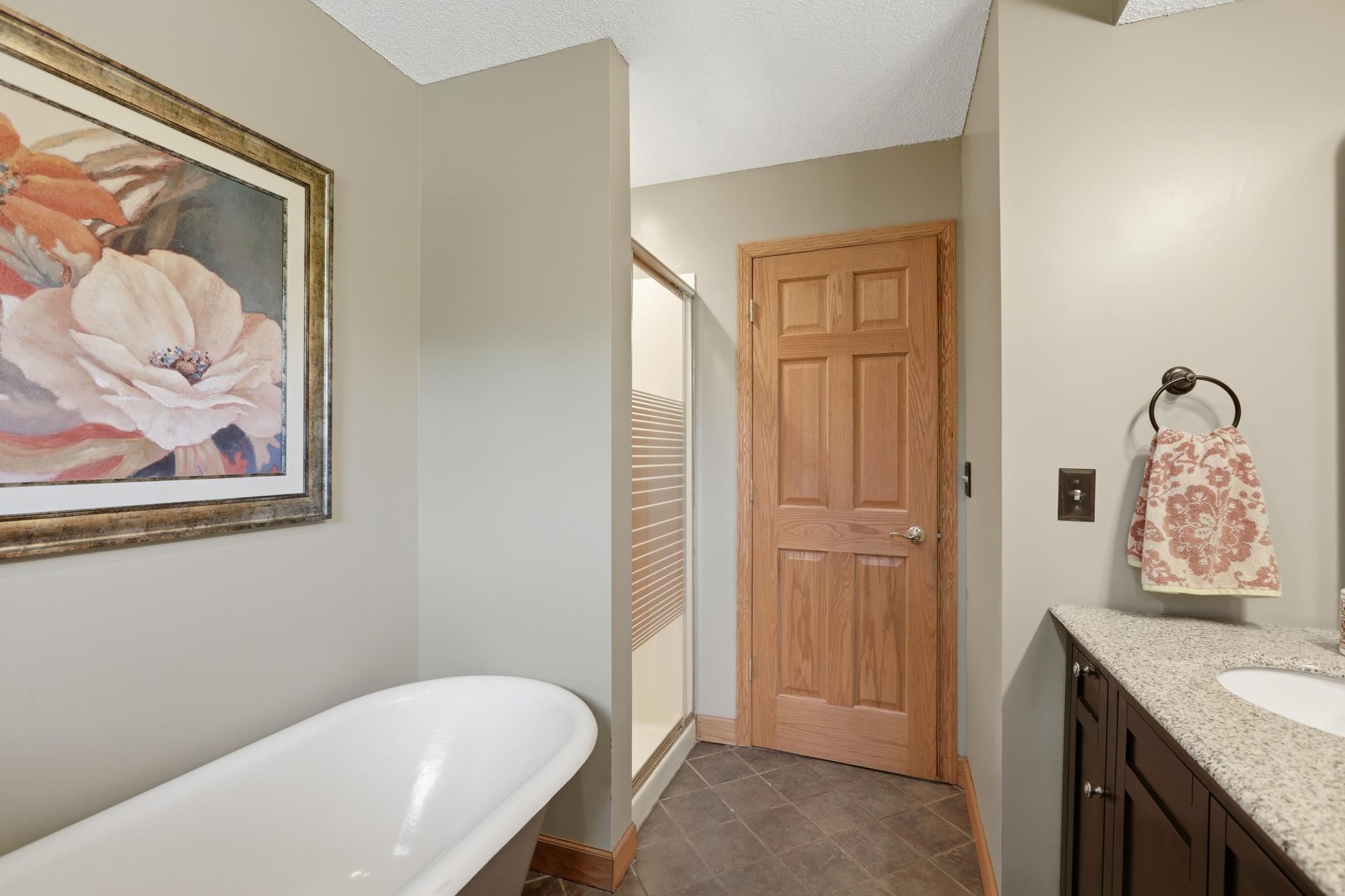 Mail Level Bathroom w/Separate Tub & Shower