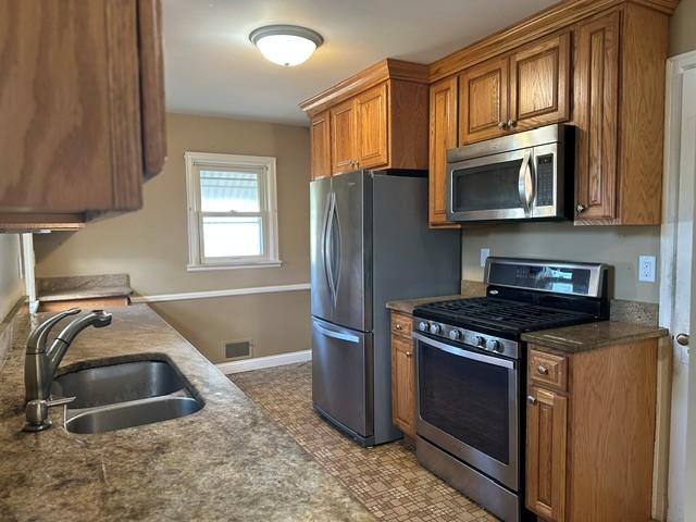 Kitchen 1.jpg
