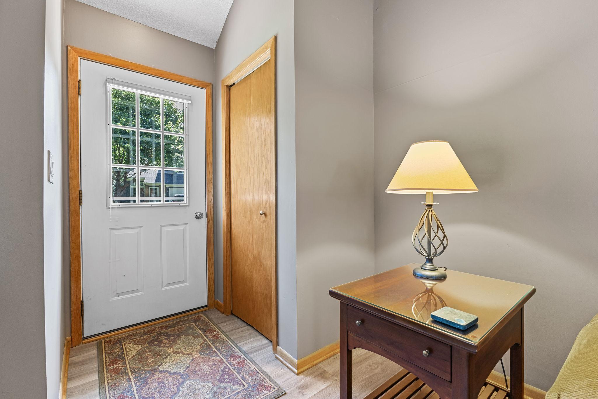 Vivid Spaces_1755 Donegal Dr 4_05.JPG