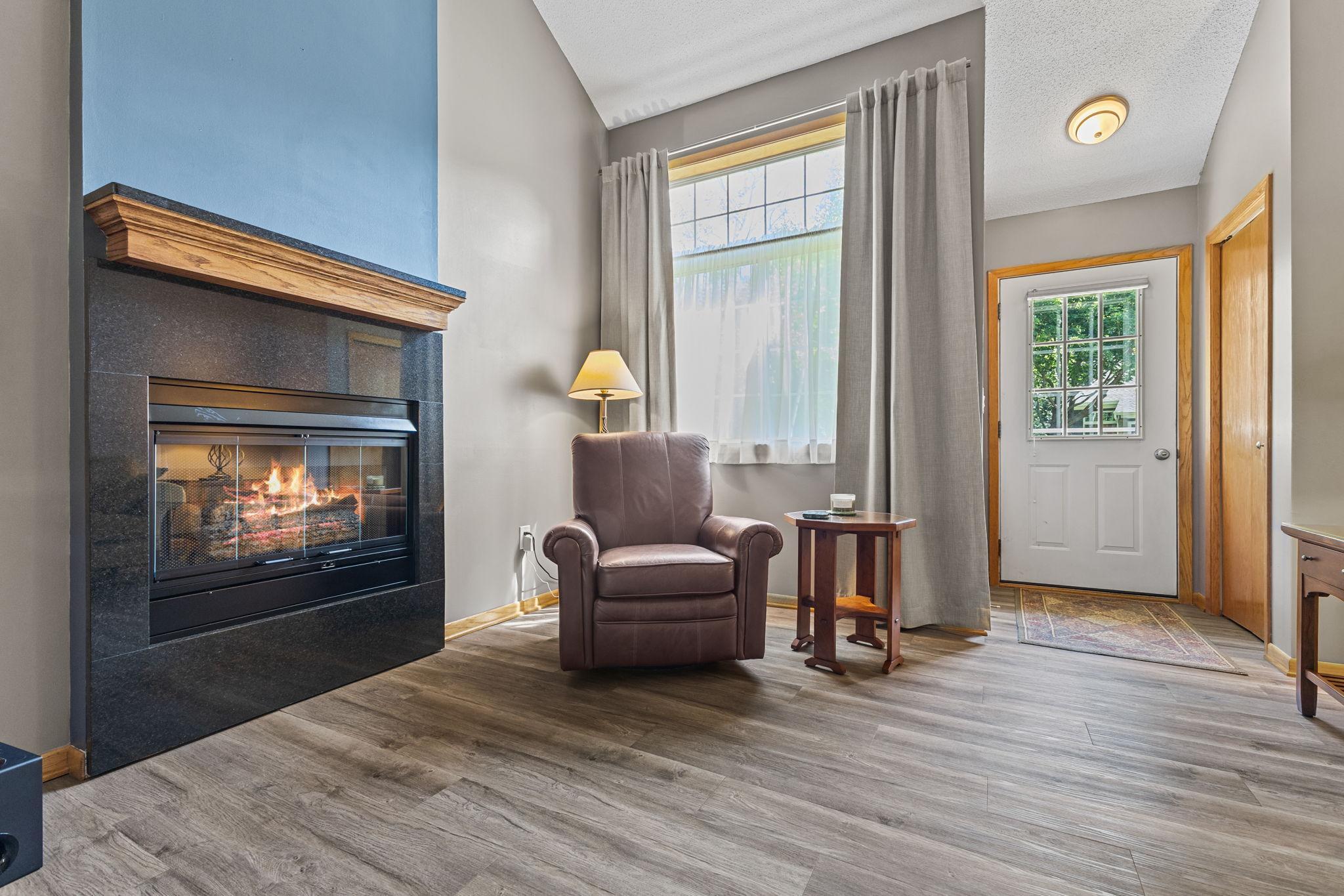 Vivid Spaces_1755 Donegal Dr 4_08.JPG
