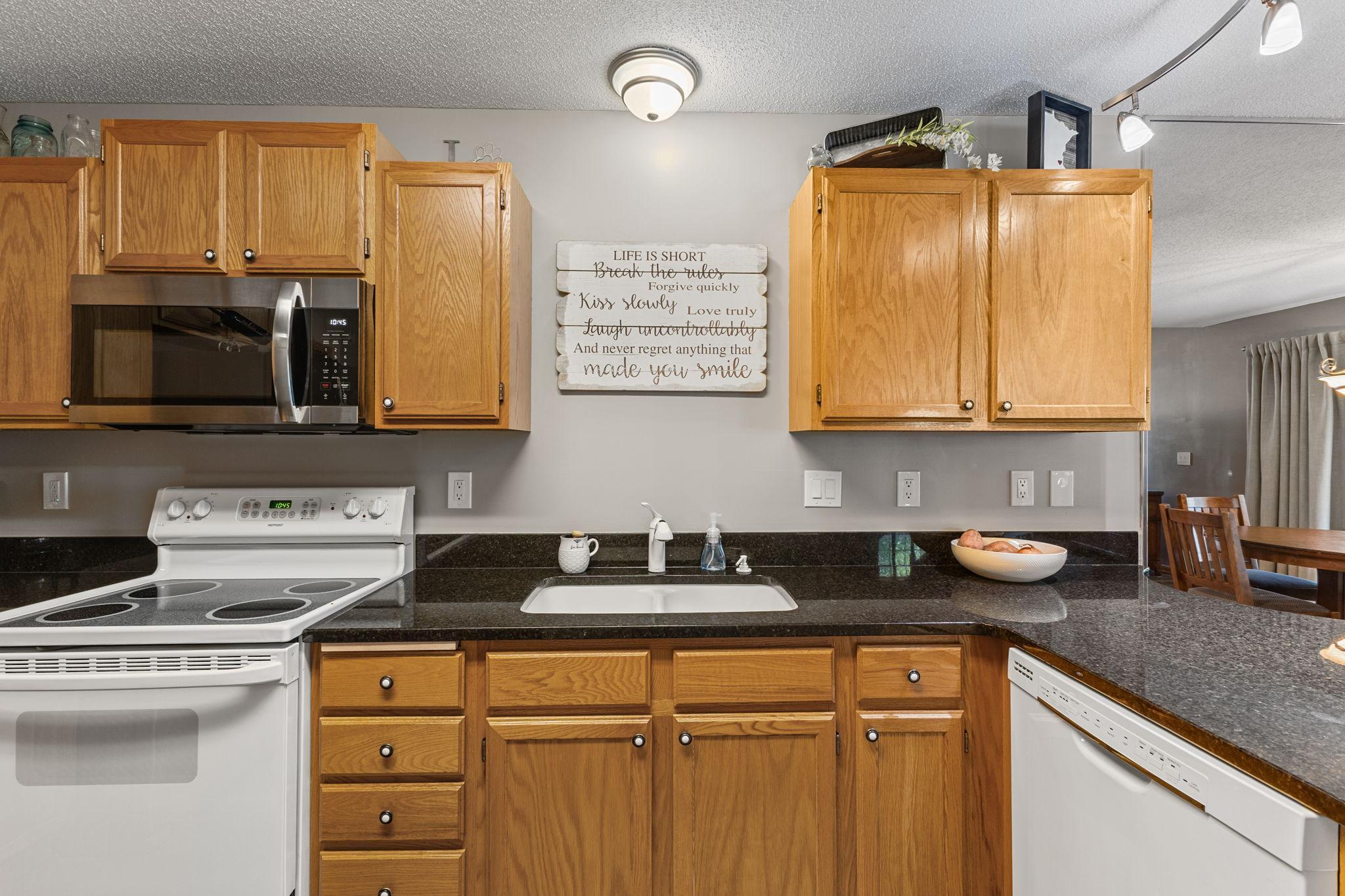 Vivid Spaces_1755 Donegal Dr 4_16.JPG