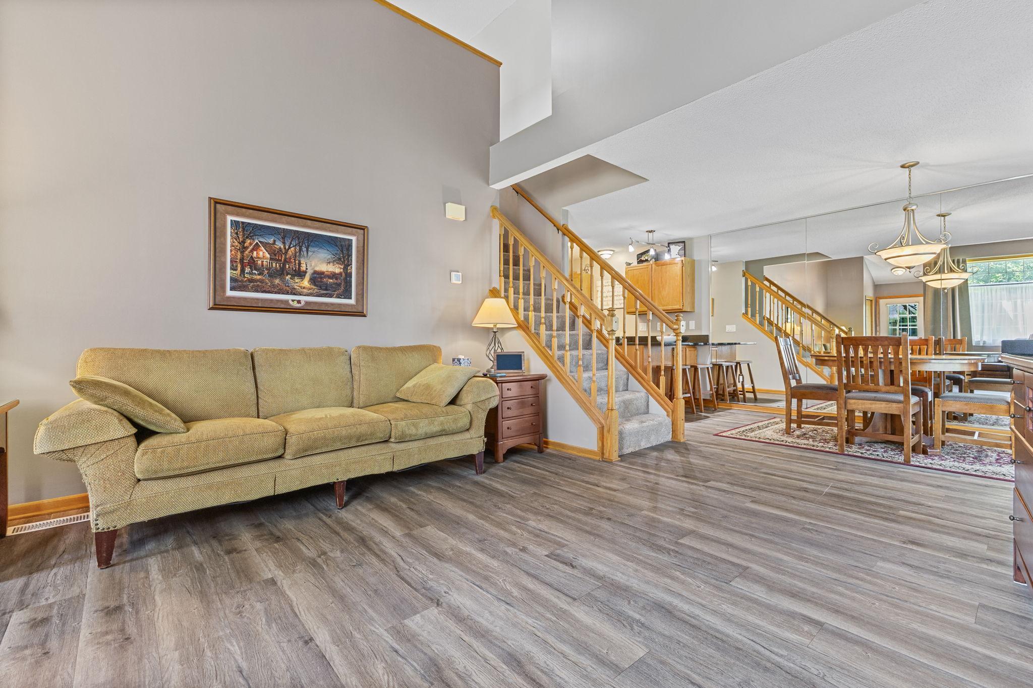 Vivid Spaces_1755 Donegal Dr 4_09.JPG