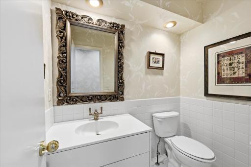 8913 S Minnehaha Circle, Minneapolis, MN 55426