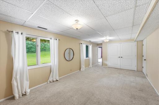 8913 S Minnehaha Circle, Minneapolis, MN 55426