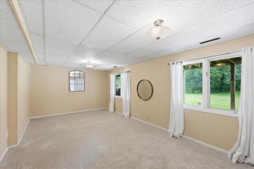 8913 S Minnehaha Circle, Minneapolis, MN 55426