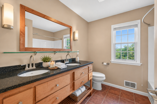 2440 Sunrise Drive, Saint Paul, MN 55117