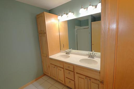 829 Autumn Way, Stillwater, MN 55082