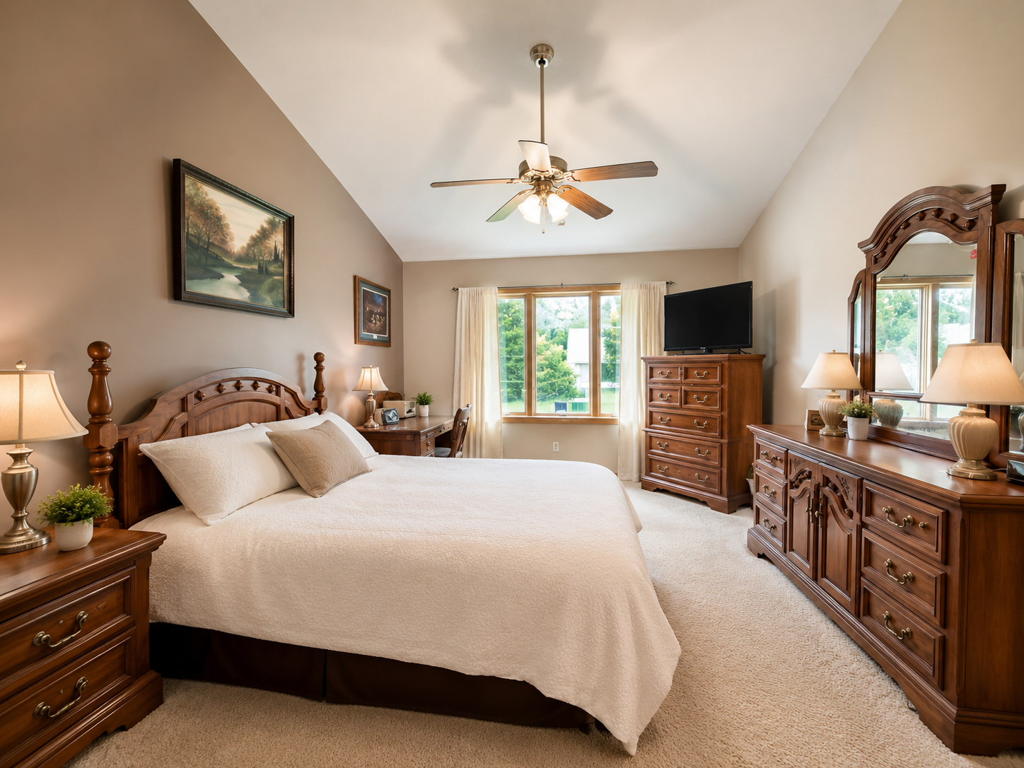 09 bedroom.PNG