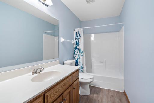 2nd Floor Full Bathroom