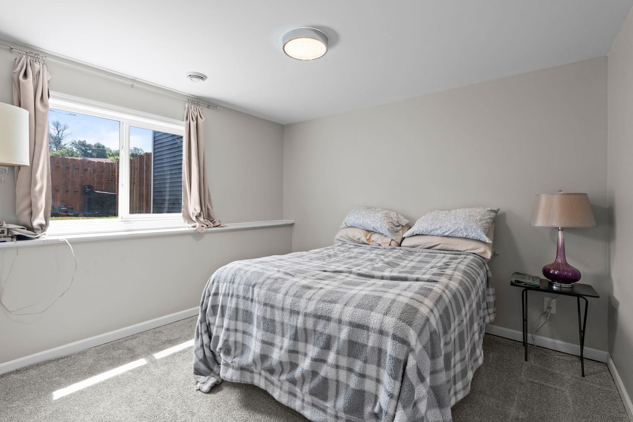46-web-or-mls-17709 Tyler St NW-103.jpg