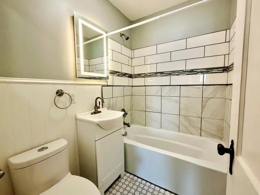 6716 Cedar Lake Road S, Minneapolis, MN 55426