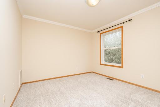 15570 Finch Avenue, Saint Paul, MN 55124