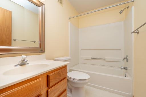 15570 Finch Avenue, Saint Paul, MN 55124