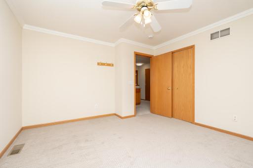15570 Finch Avenue, Saint Paul, MN 55124