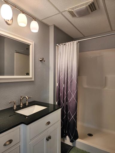 Bathroom 2.jpg