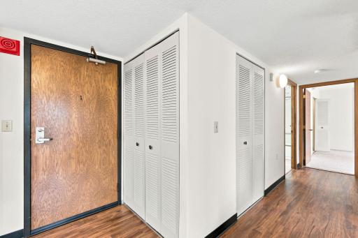 6615 Lake Shore Drive S, 405, Minneapolis, MN 55423