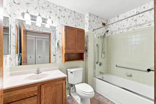 6615 Lake Shore Drive S, 405, Minneapolis, MN 55423