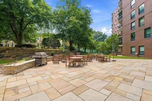 6615 Lake Shore Drive S, 405, Minneapolis, MN 55423