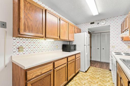 6615 Lake Shore Drive S, 405, Minneapolis, MN 55423