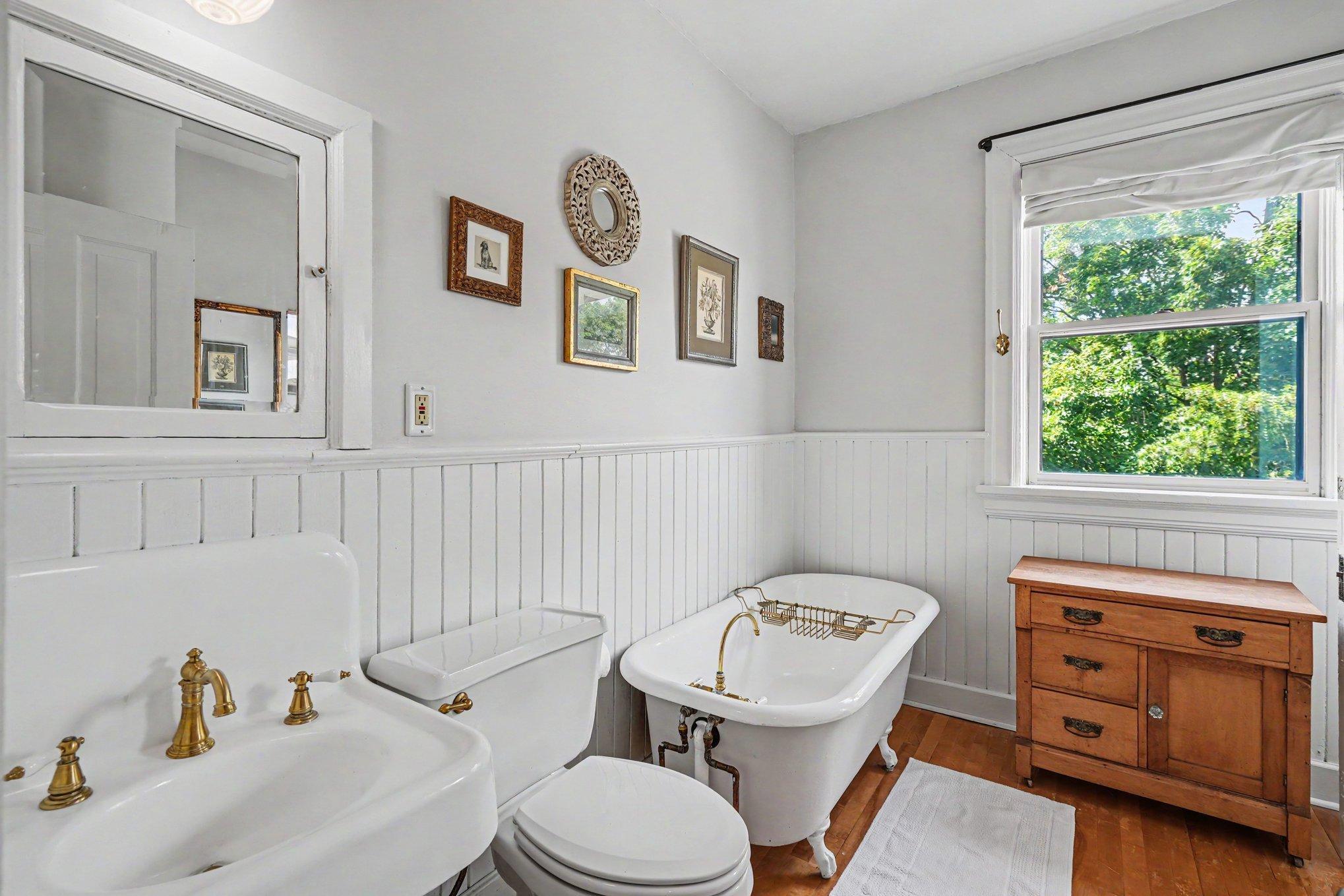 Full Bathroom