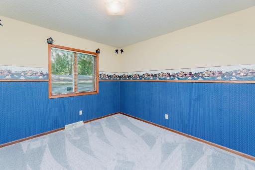 204 8th Avenue E, Lisbon, ND 58054