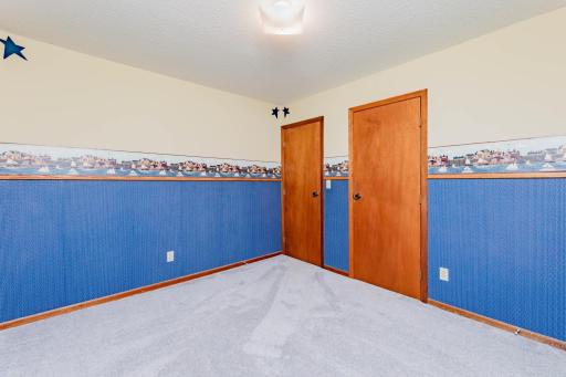 204 8th Avenue E, Lisbon, ND 58054