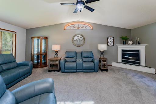 204 8th Avenue E, Lisbon, ND 58054