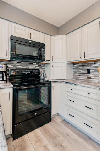 204 8th Avenue E, Lisbon, ND 58054
