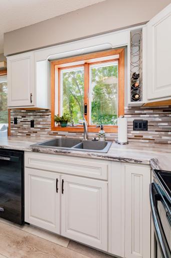 204 8th Avenue E, Lisbon, ND 58054