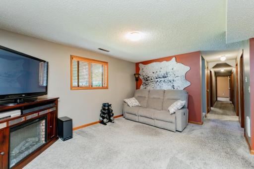 204 8th Avenue E, Lisbon, ND 58054