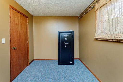 204 8th Avenue E, Lisbon, ND 58054