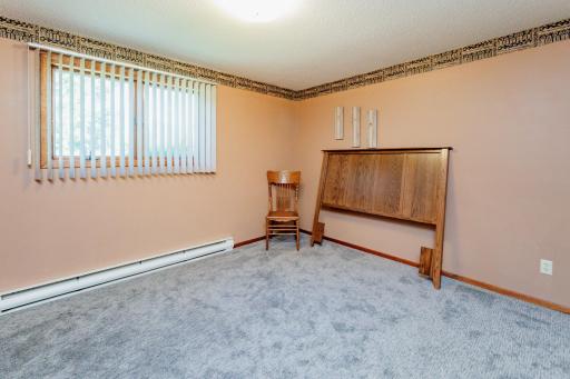 204 8th Avenue E, Lisbon, ND 58054