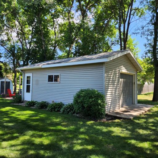 204 8th Avenue E, Lisbon, ND 58054