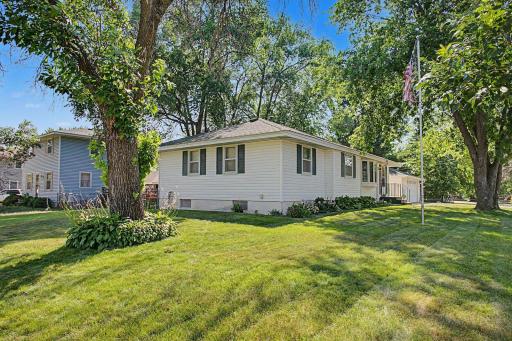 160 109th Avenue NE, Minneapolis, MN 55434