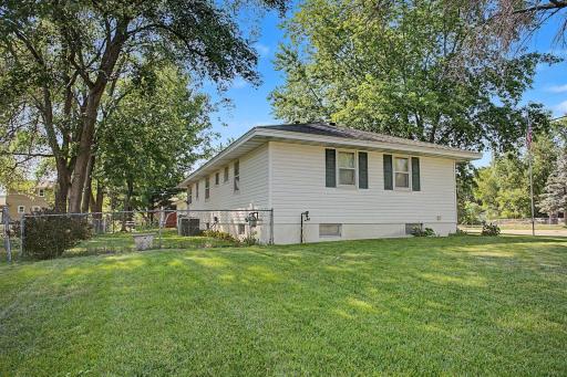 160 109th Avenue NE, Minneapolis, MN 55434