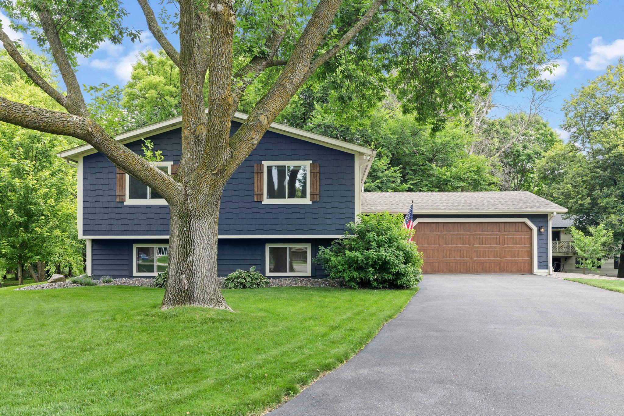 Welcome to 7023 Park View Lane!