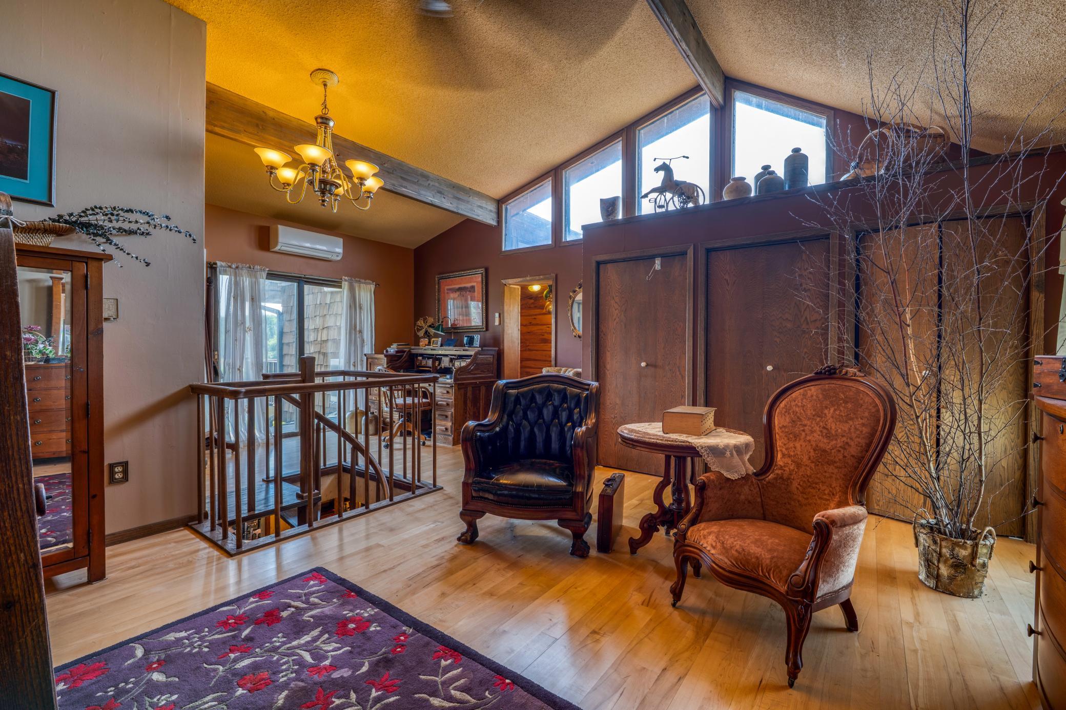 Owner's suite, spiral staircase