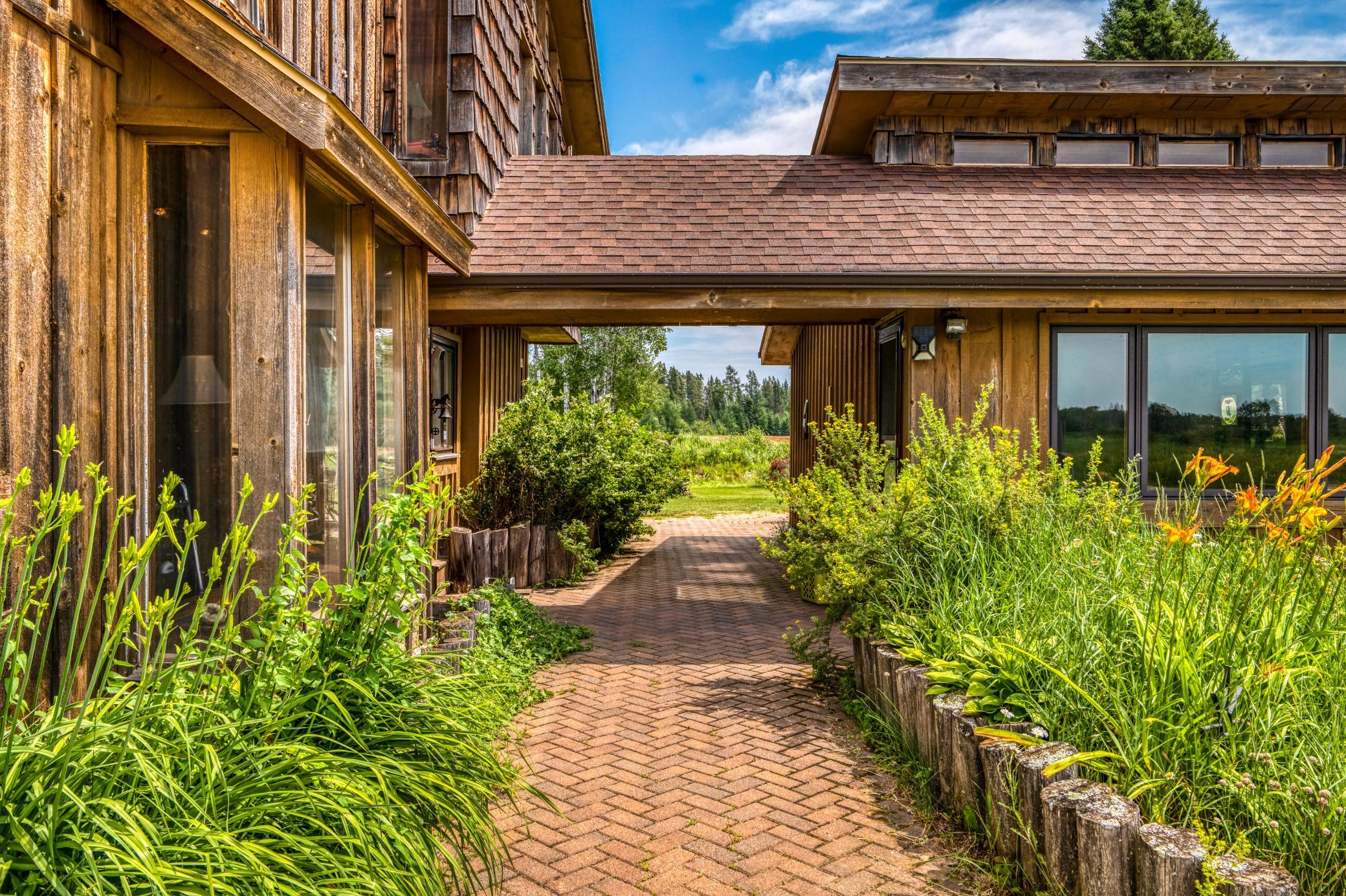 Walkway between home/garage