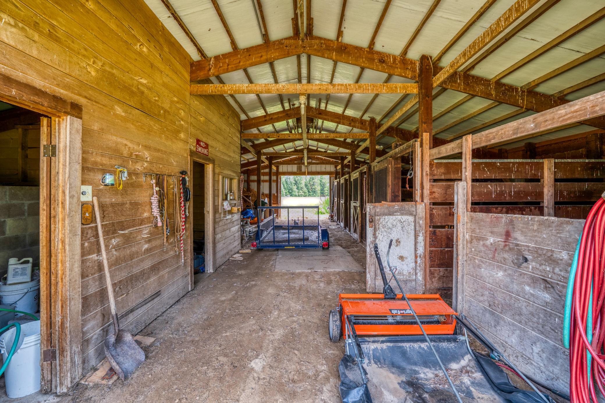 Barn 36x50 center aisle