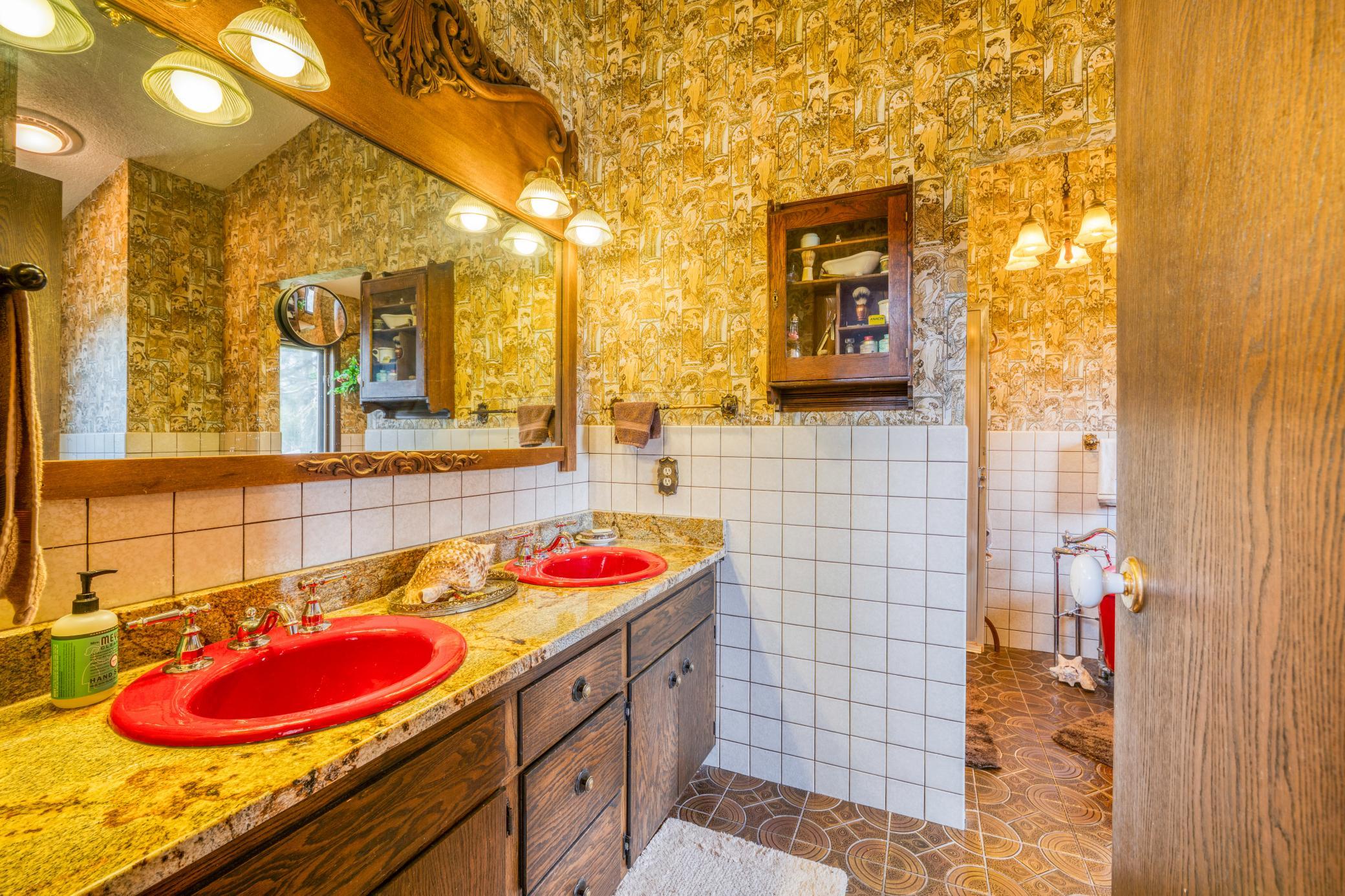 Double sink owners bathroom