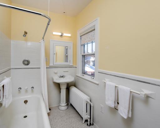 Second full main floor bath