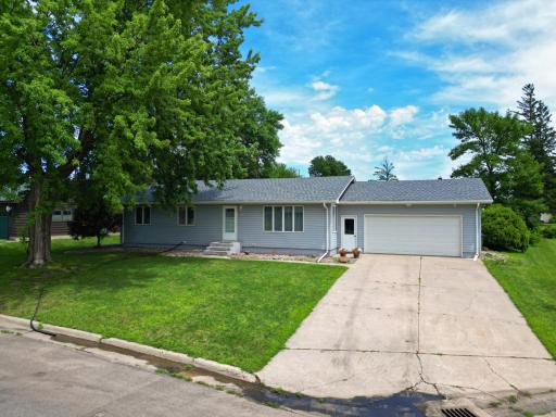 551 6th Street E, Hector, MN 55342