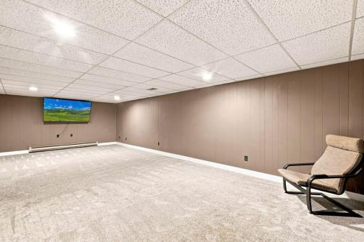 551 6th Street E, Hector, MN 55342