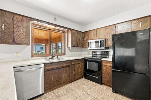 551 6th Street E, Hector, MN 55342