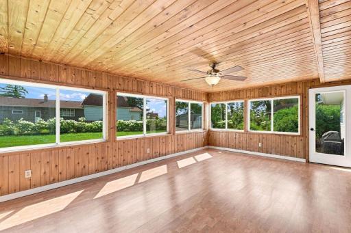 551 6th Street E, Hector, MN 55342